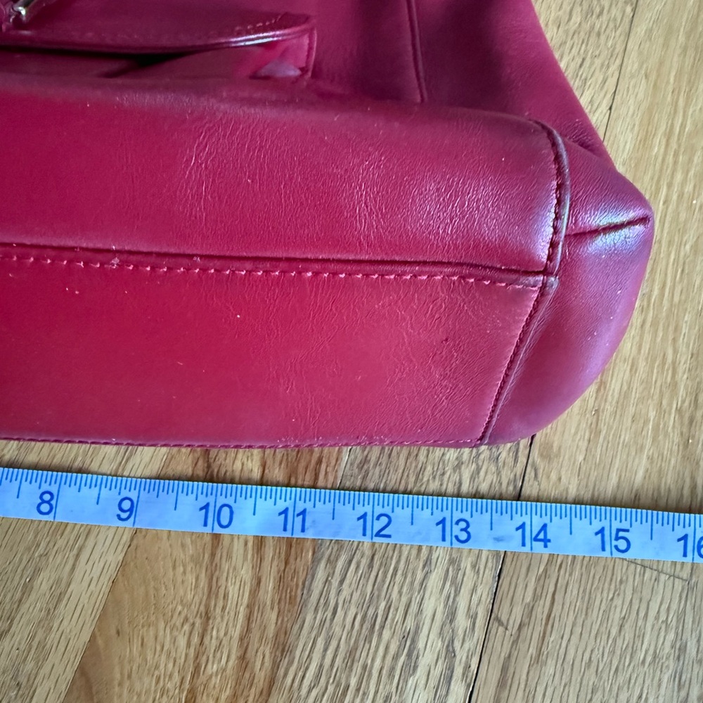 Elegant Coach Red Leather Shoulder Bag Purse - Picture 8 of 9
